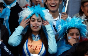 argentine_fans-world_cup-2014